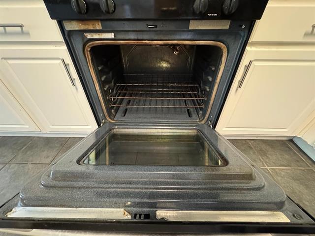 Building Photo - 9205 Lenox Dr