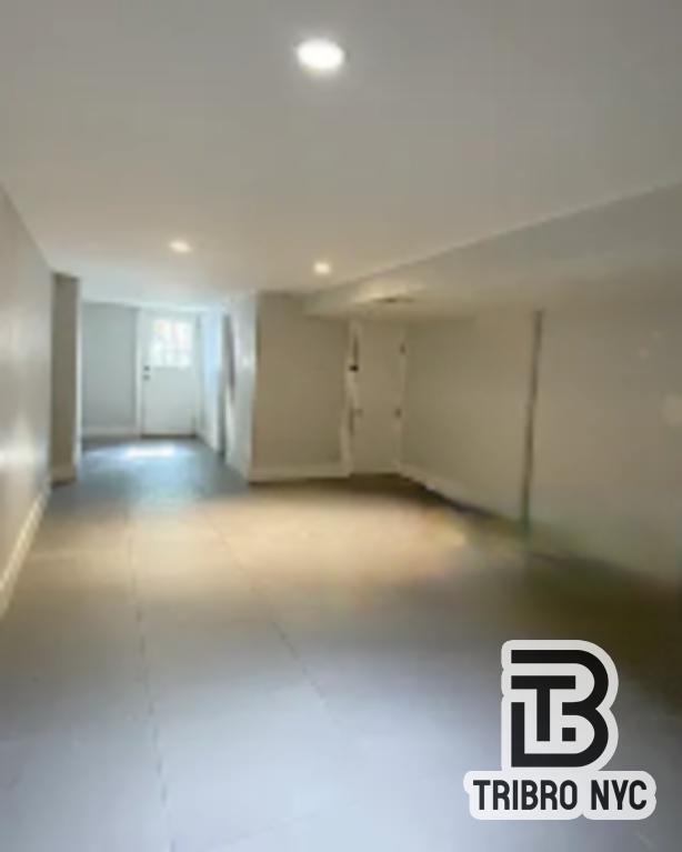 Building Photo - 2 bedroom in Queens NY 11385