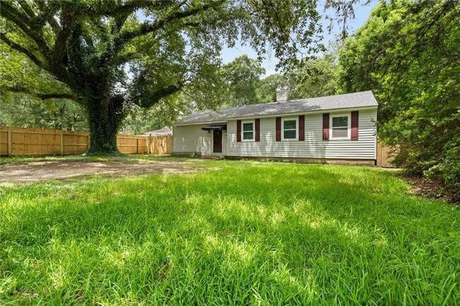 Building Photo - 105 Village Cir W