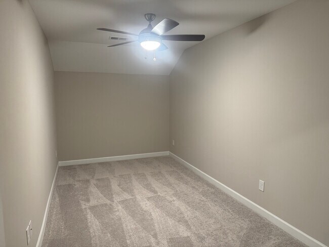 Building Photo - 340 Nettle Ln