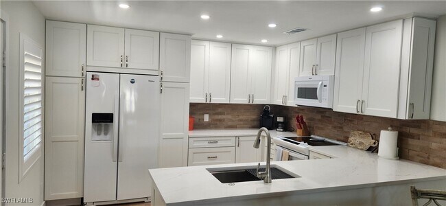 Building Photo - 1051 Foxfire Ln