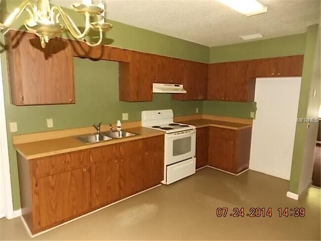 Building Photo - 2 Bed 1 Bath Home | Pet Friendly | Washer ...