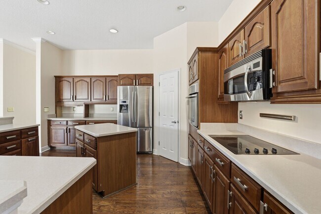 Building Photo - Ivy Park Brick Home 4 bedroom 3 1/2 baths