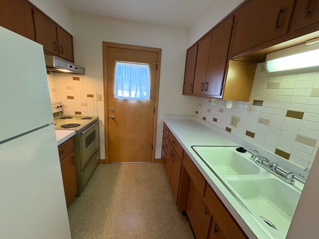 Primary Photo - 600 Marshall Ave