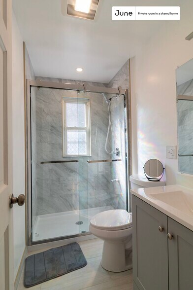 Building Photo - Room in Shared 4 bed/1 bath home in JFK/UMass