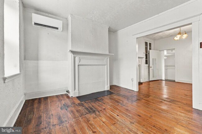 Building Photo - 1245 W Washington St