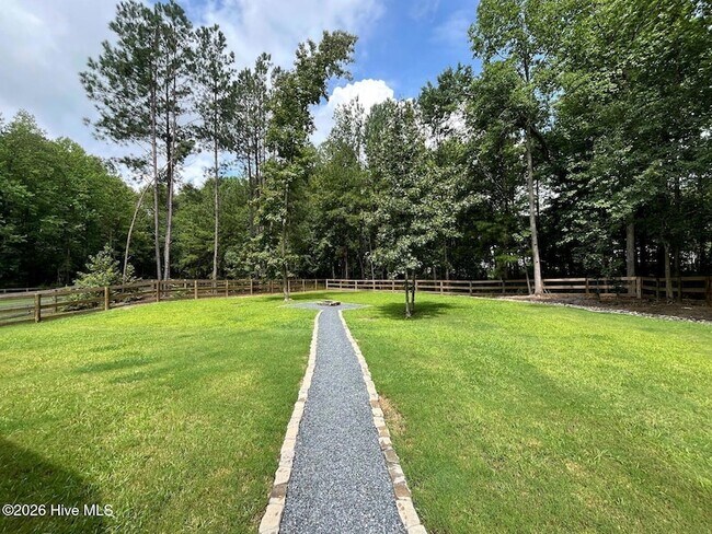 Building Photo - 404 Endicott Ct