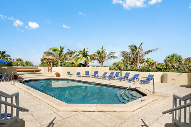 Building Photo - 5540 N Ocean Dr