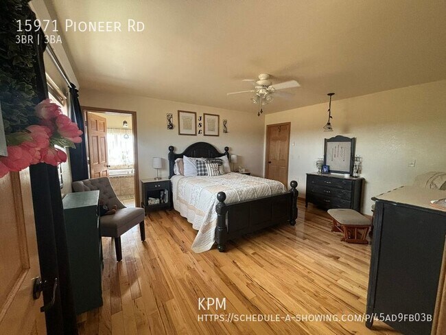 Building Photo - 15971 Pioneer Rd