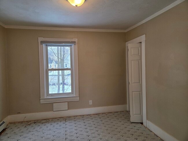 Building Photo - 11 Fuyat St