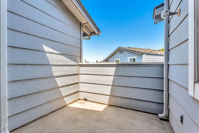 Building Photo - 3145 Shofner Pl