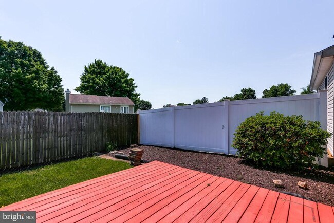 Building Photo - 816 Chadwick Cir