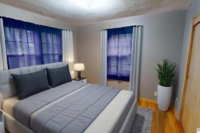 Building Photo - 7086 Spencer St