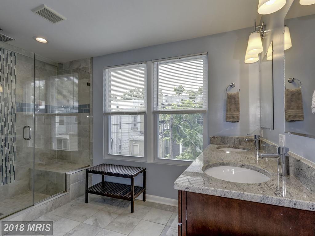 Master bath with dual sinks - 616 Lamont St NW
