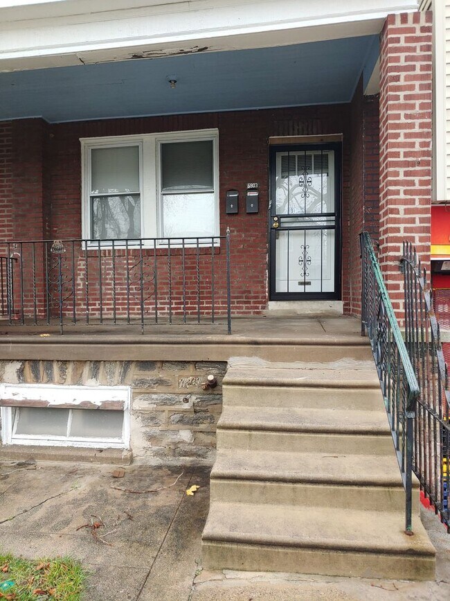 Building Photo - 5903 N Mascher St