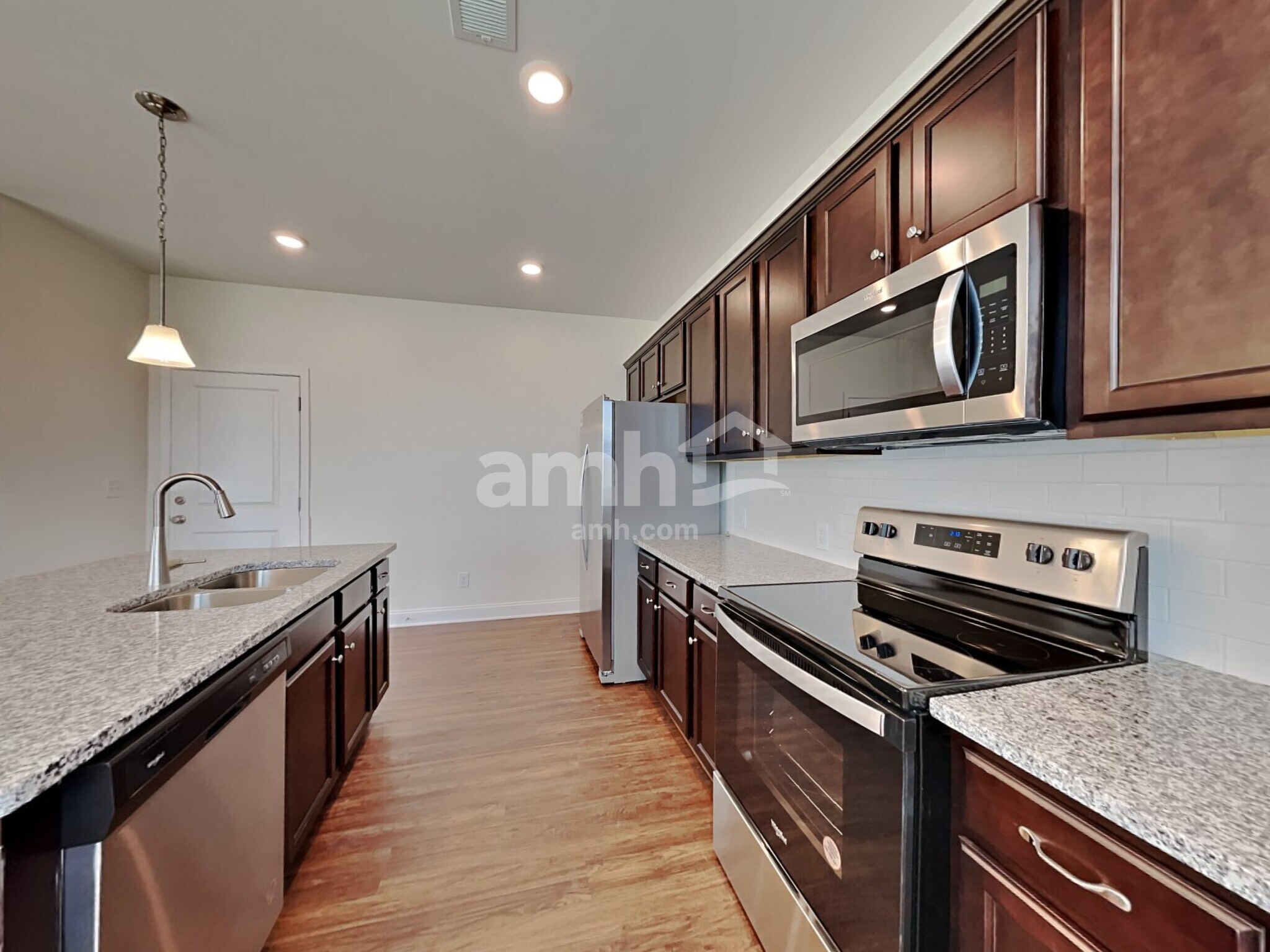 Building Photo - 153 Larragan Dr