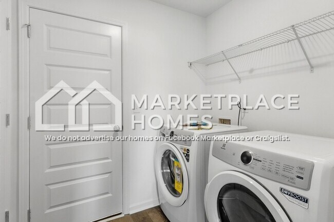 Building Photo - 10415 Patton Ln