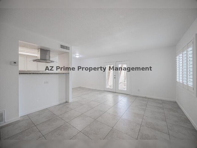 Building Photo - 4615 E Jones Ave