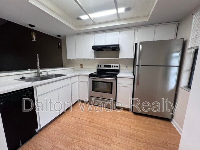 Building Photo - 2067 Sunset Grove Ln