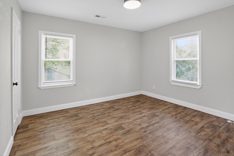 Building Photo - 1361 Byrere Terrace SW