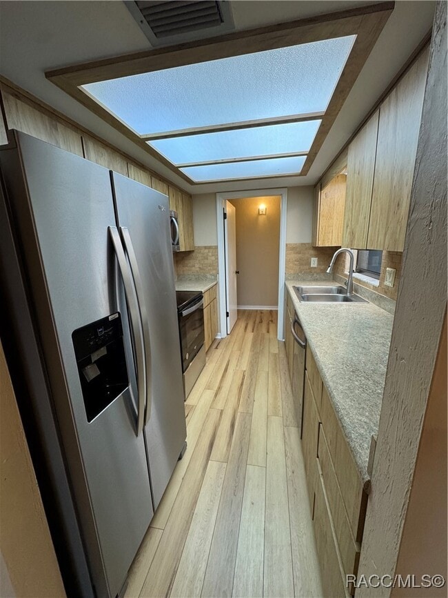 Building Photo - 790 E Gilchrist Ct