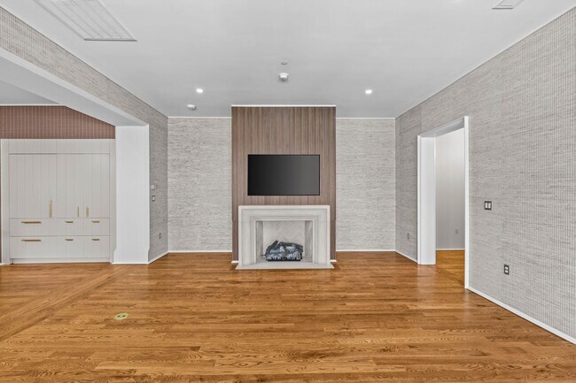 Building Photo - Rare opportunity to lease a luxury residence in The Nolen on Queens Road