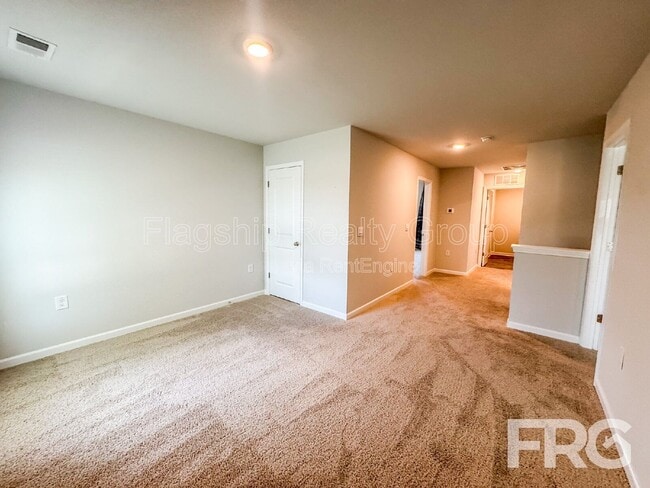 Building Photo - 1313 Riverstone Dr