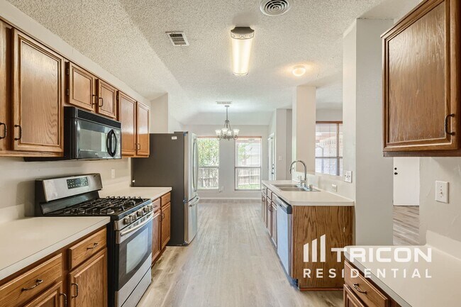 Building Photo - 7602 Tidewater Dr