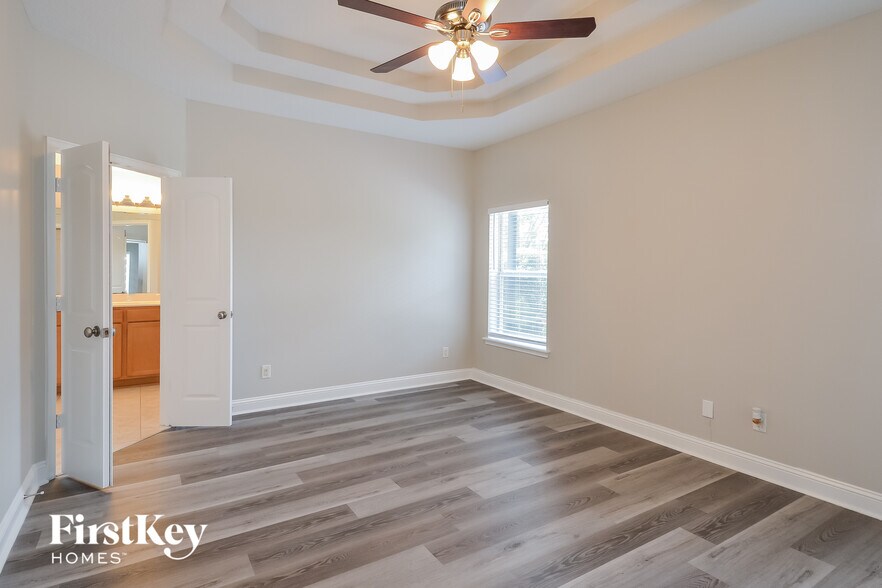 Building Photo - 14744 Falling Waters Dr