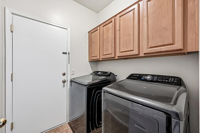 Building Photo - 15749 W Ventura St