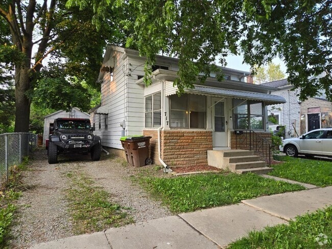 Building Photo - 717 E Butler St
