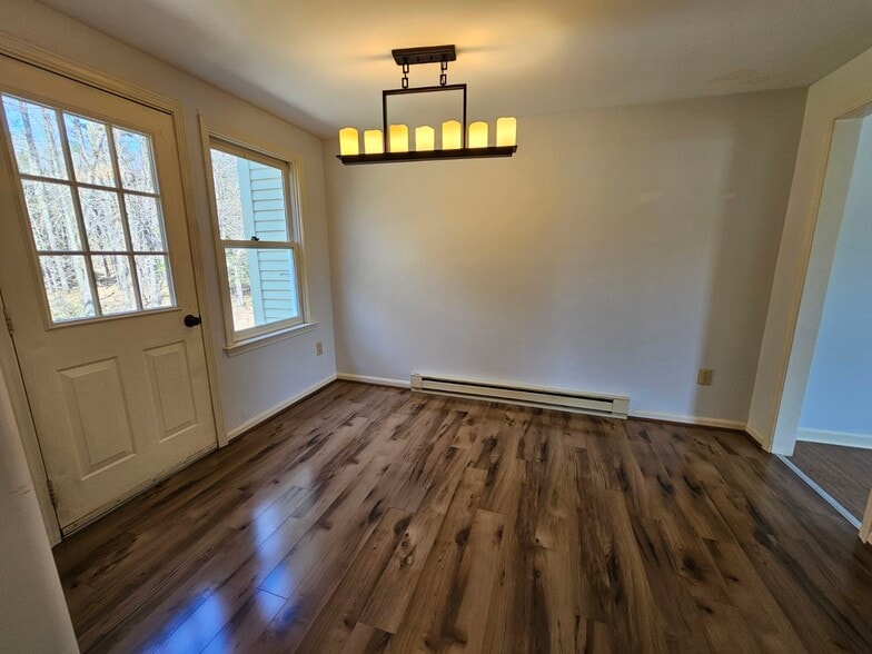 Building Photo - 27 Candlewood Ln