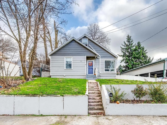 Building Photo - 705 S East St