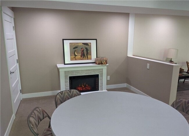 Building Photo - 2Bd/1.75Ba Kirkland Condo