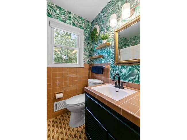 Building Photo - 1620 Winnetka Ave N