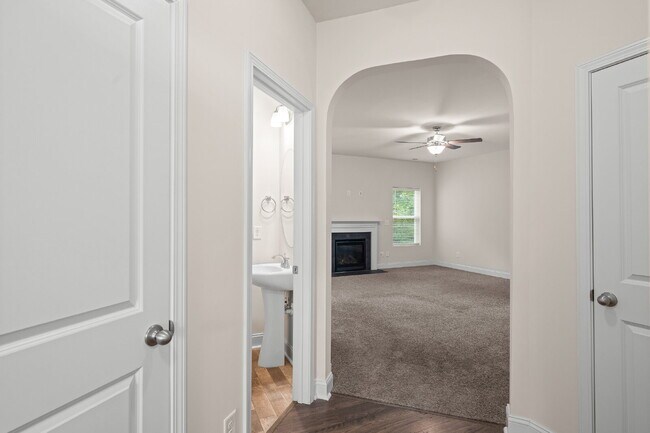Building Photo - Spacious 4-Bedroom Retreat with 2.5 Baths ...