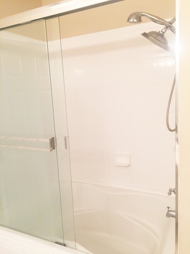 Building Photo - 629 Pinebranch Cir