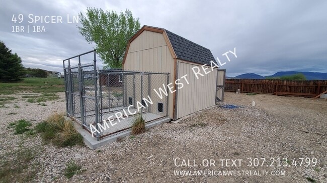 Building Photo - 49 Spicer Ln