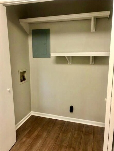 Building Photo - 4771 Valley Dale Dr SW