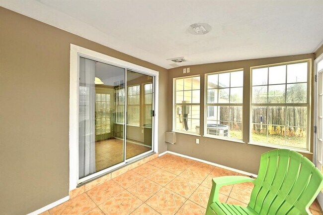 Building Photo - 1905 Espino Cove