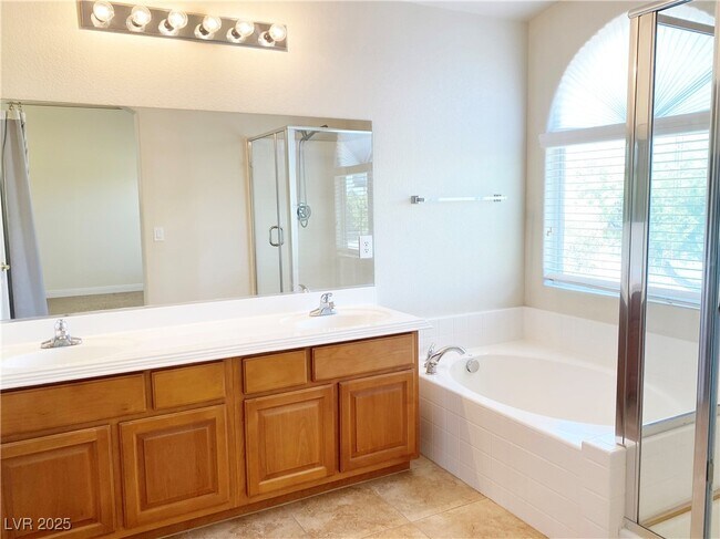 Building Photo - 4821 Longshot Dr