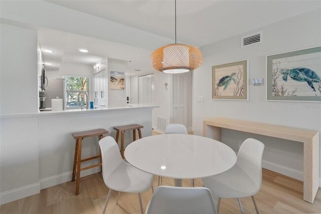 Building Photo - 433 Cerromar Ln