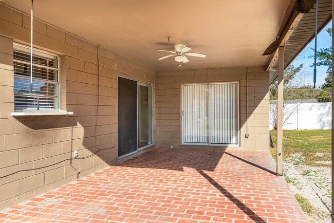 Building Photo - SUPER LOCATION FOR THIS 3/2 w 2 car garage home!!