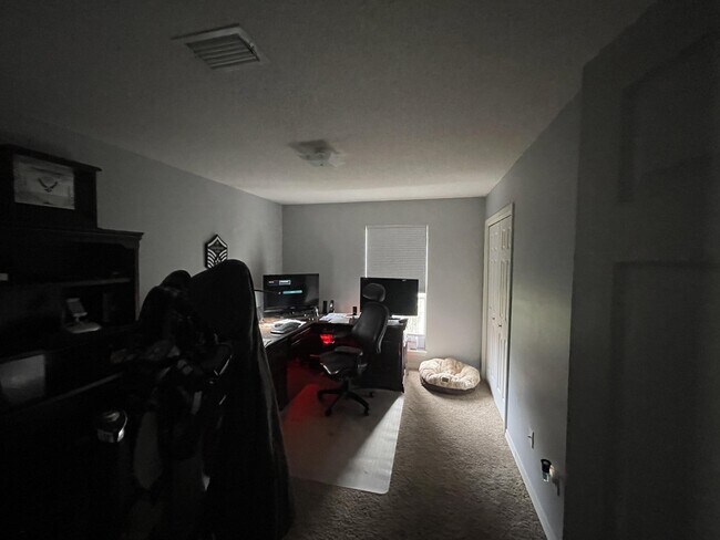 Building Photo - 2381 Hilton Dr