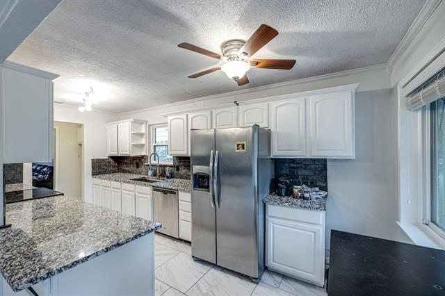 Building Photo - 14520 Shoredale Ln