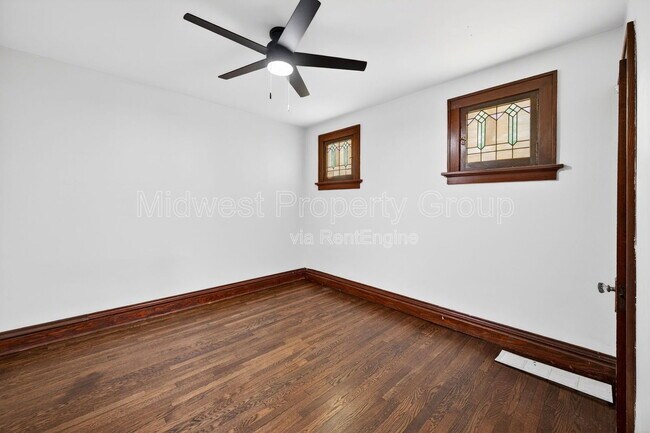 Building Photo - 5324 Nagel Ave