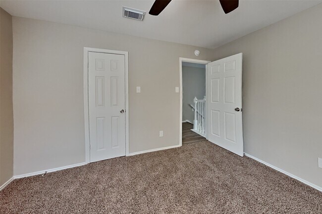 Building Photo - 16834 Scenic Gardens Dr