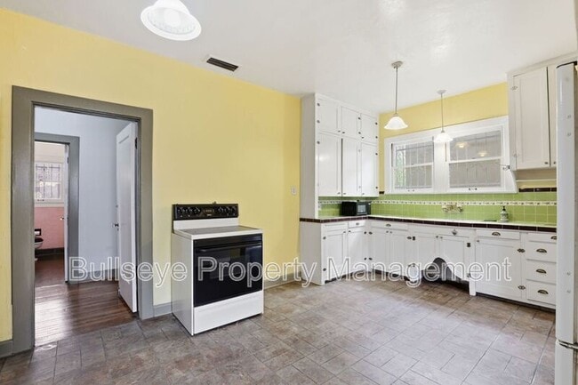 Building Photo - 718 W Roosevelt St