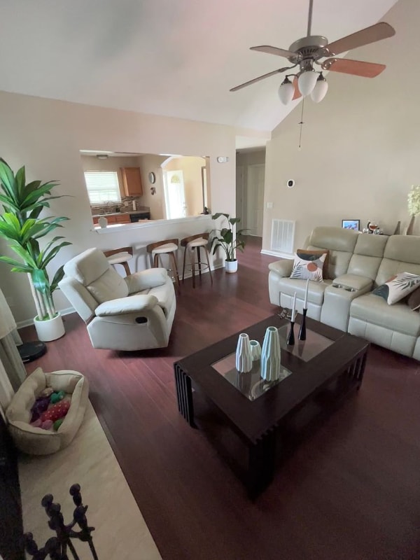 Building Photo - 1030 Woodland Dr