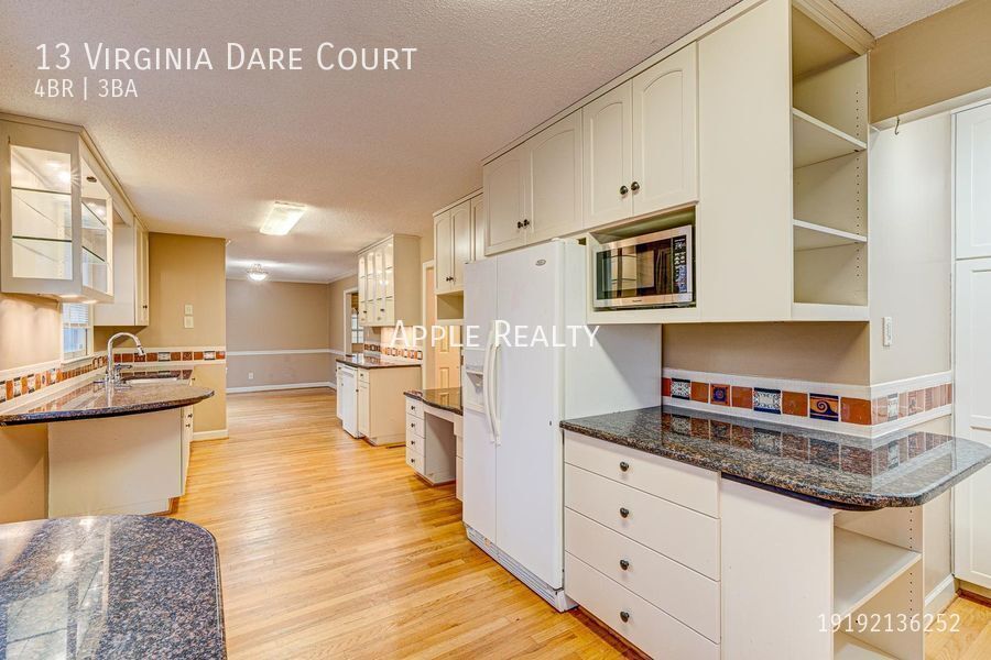 Building Photo - 13 Virginia Dare Ct